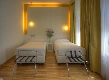 فندق Point 3*