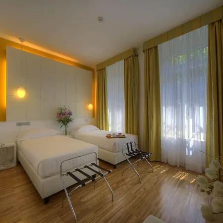 Point Hotel 3*