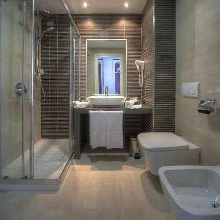 Point Hotel 3*